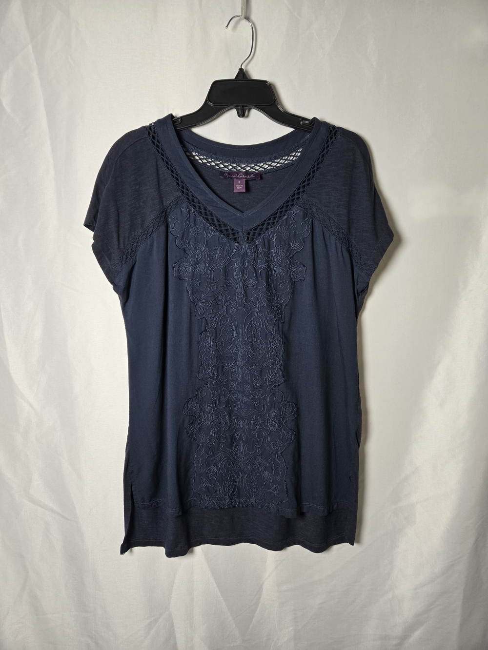 Gloria Vanderbilt Navy Short-Sleeve V-Neck Embroidered Top
